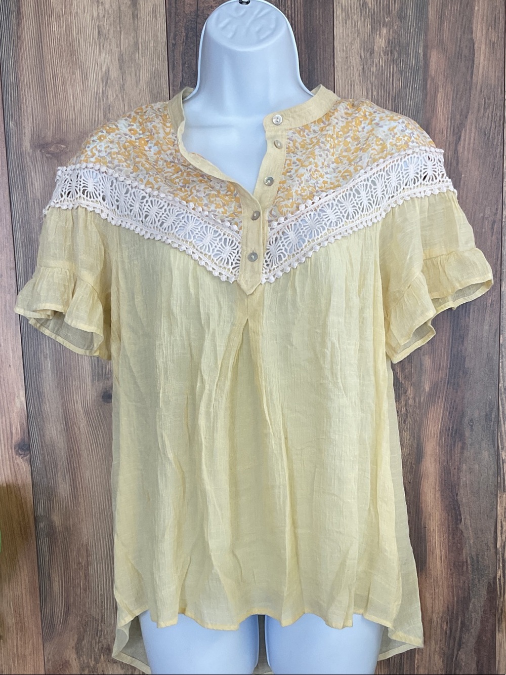 Umgee Light Yellow Crochet Yoke Tunic Blouse S C238